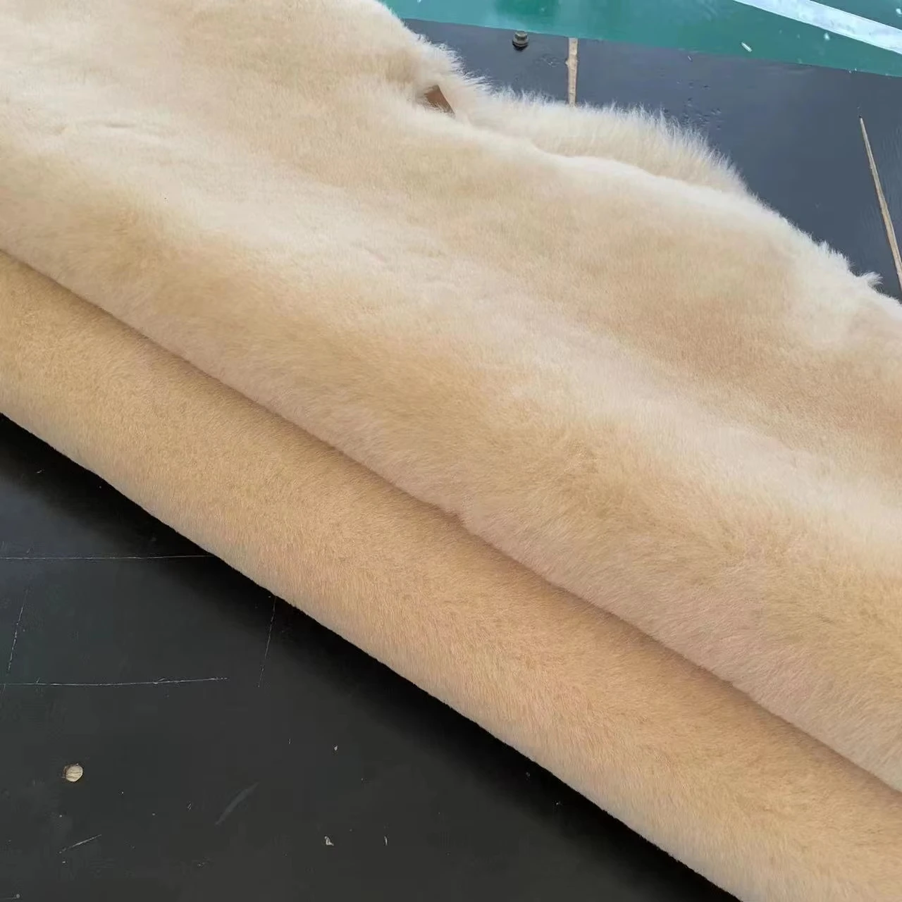 Customized colors high quality soft durable Sheep Hide twinface sheepskin used for jackets