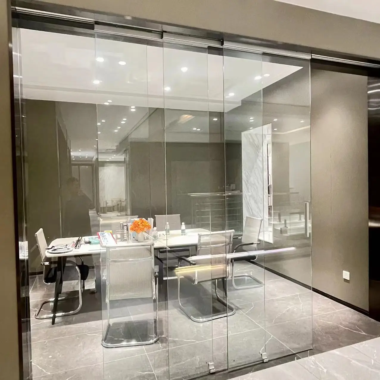 HDSAFE Frameless Glass Sliding Door Factory Quality Aluminium self Closing sliding Door System No Bottom Track For Interior