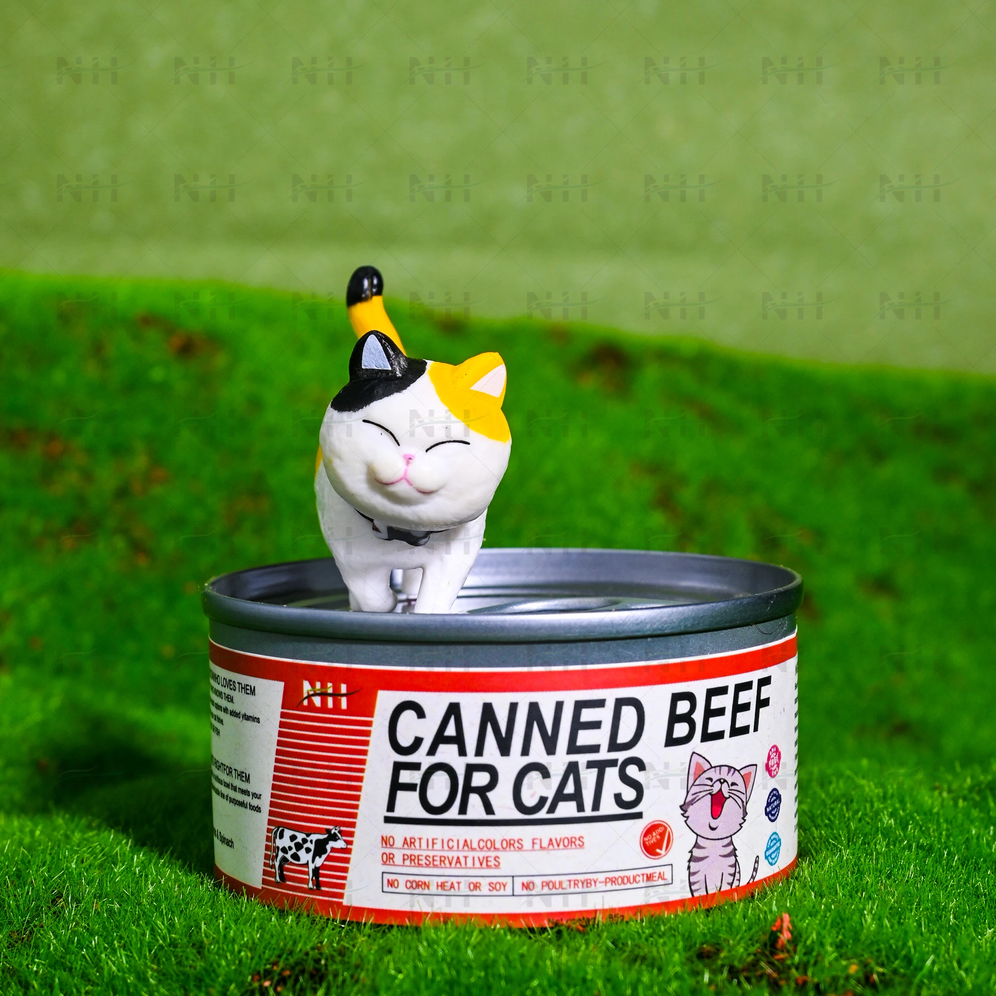 Корм для кошек в подливке. Консервированный корм из настоящего тунца и морского леща всех возрастов.