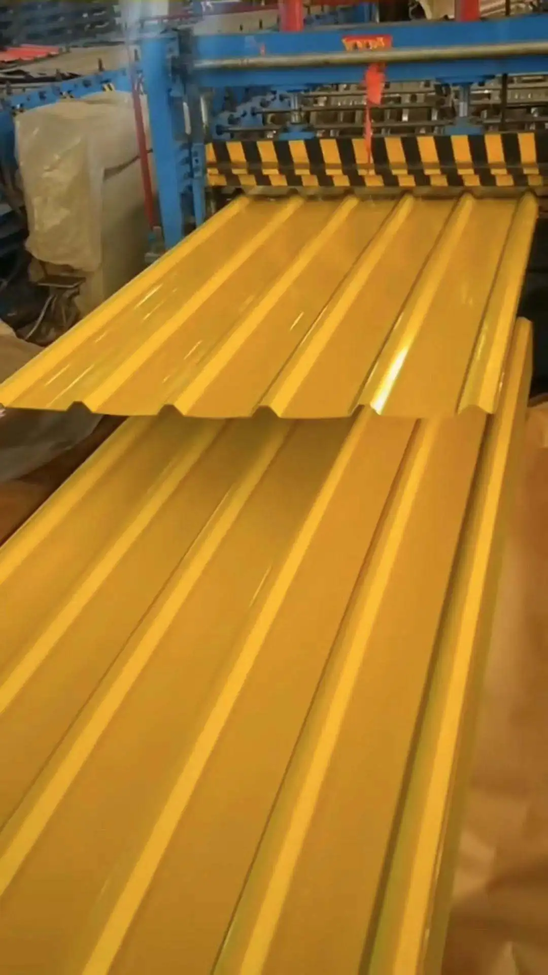 18 28 Gauge Corrugated Galvalume Steel PPGI Color Coated Galvanized Steel Coil For Roofing Sheet