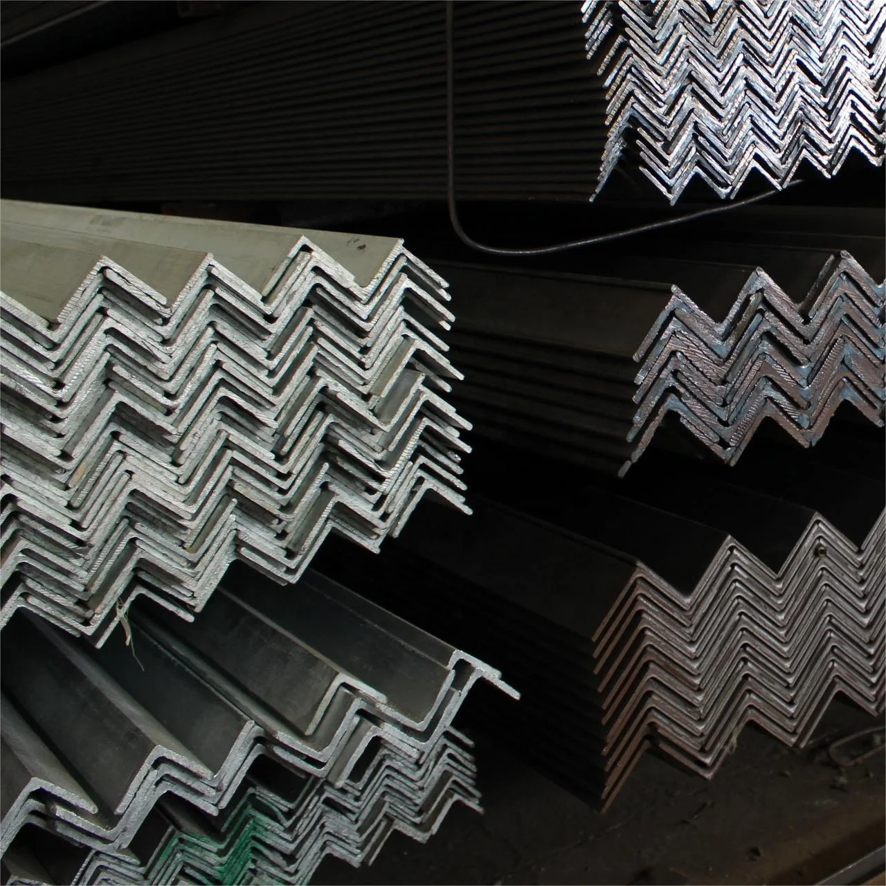 Galvanized  material steel Angle steel 30X30  triangle  63X40  50X50 Angle iron