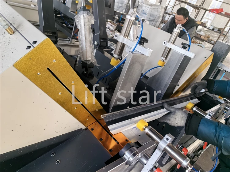 2024 новый дизайн ПВХ рама Двойные головки режущая пила upvc cnc