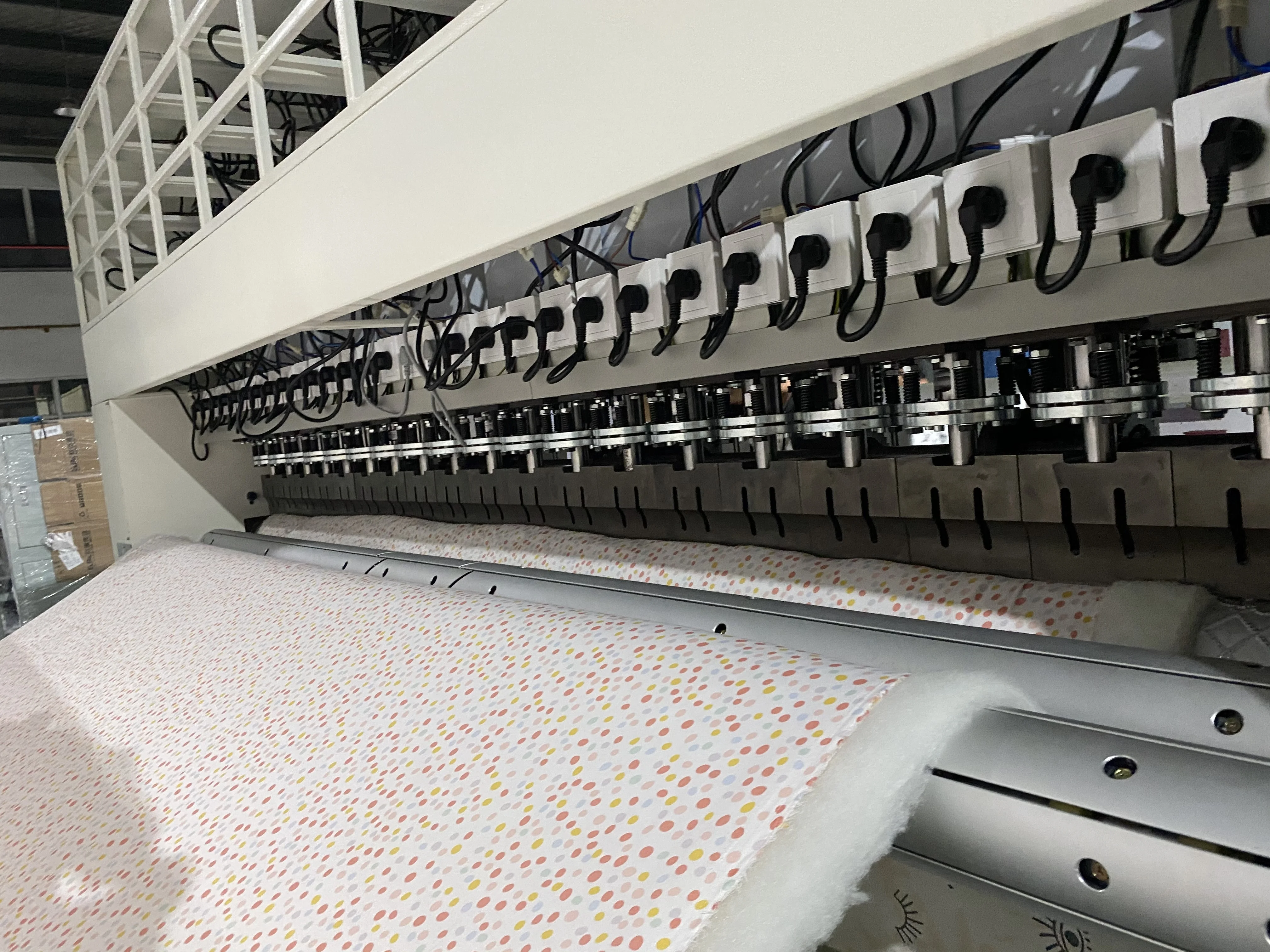 Xiehe-High Quality Custom Ultrasonic Embossing Automatic Quilting Sewing Machine