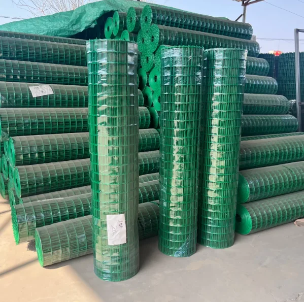 hot sale Holland welded wire mesh fence wire fence, outdoor isolation barbed wire, poultry breeding equipment