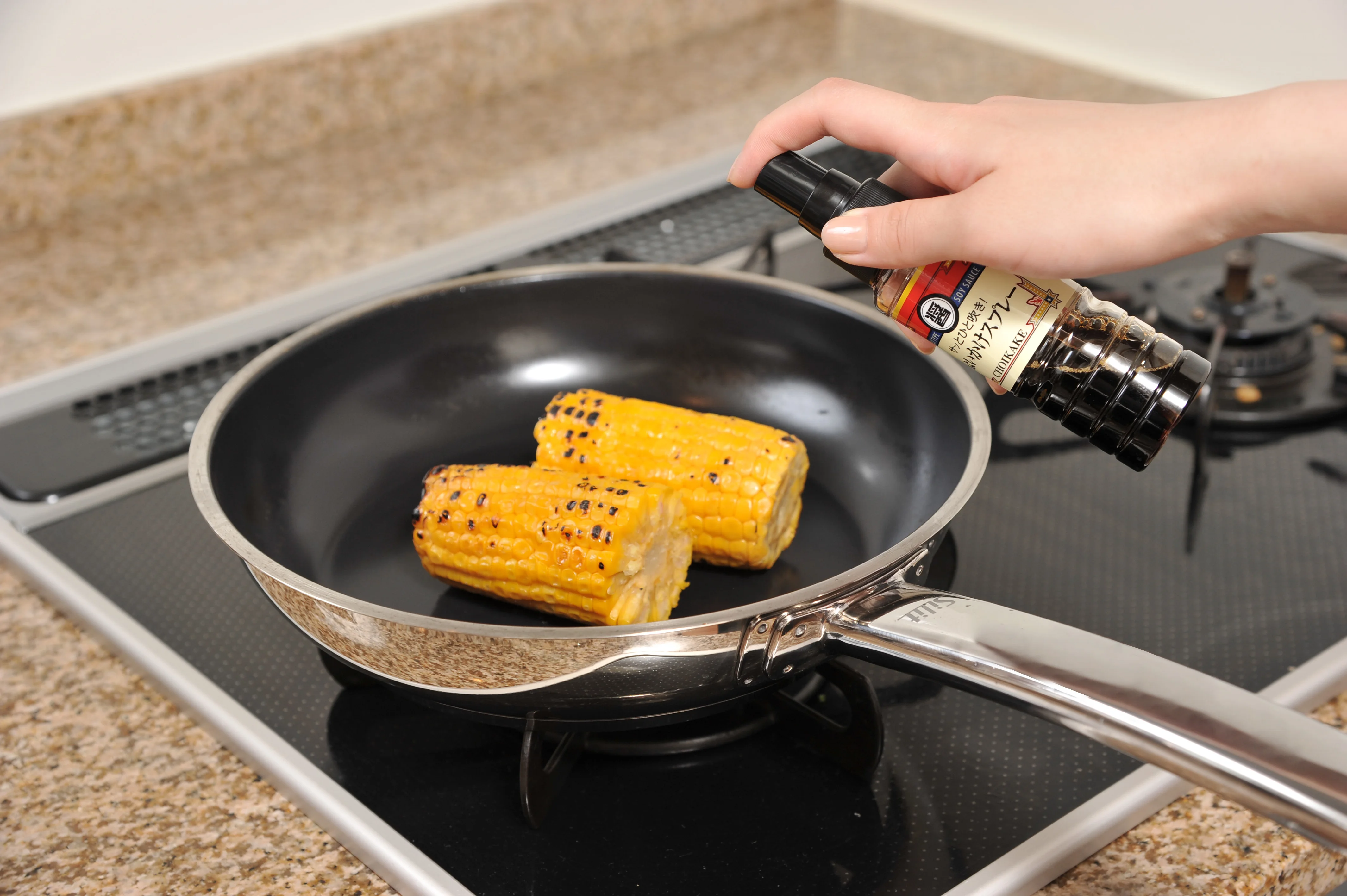 Outdoor 80ml plastic soy sauce oil spray bottle olive oil soy sauce rapeseed oil