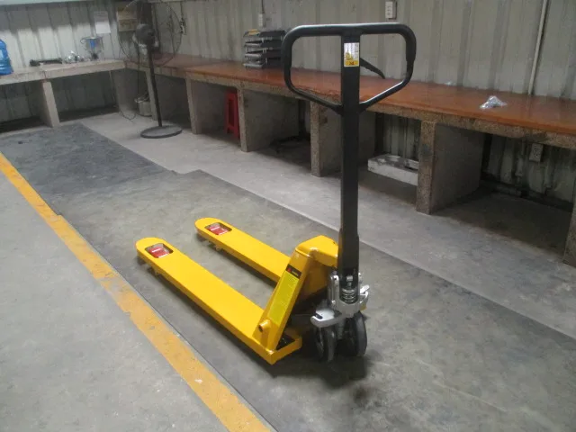 CE HAND PALLET TRUCK