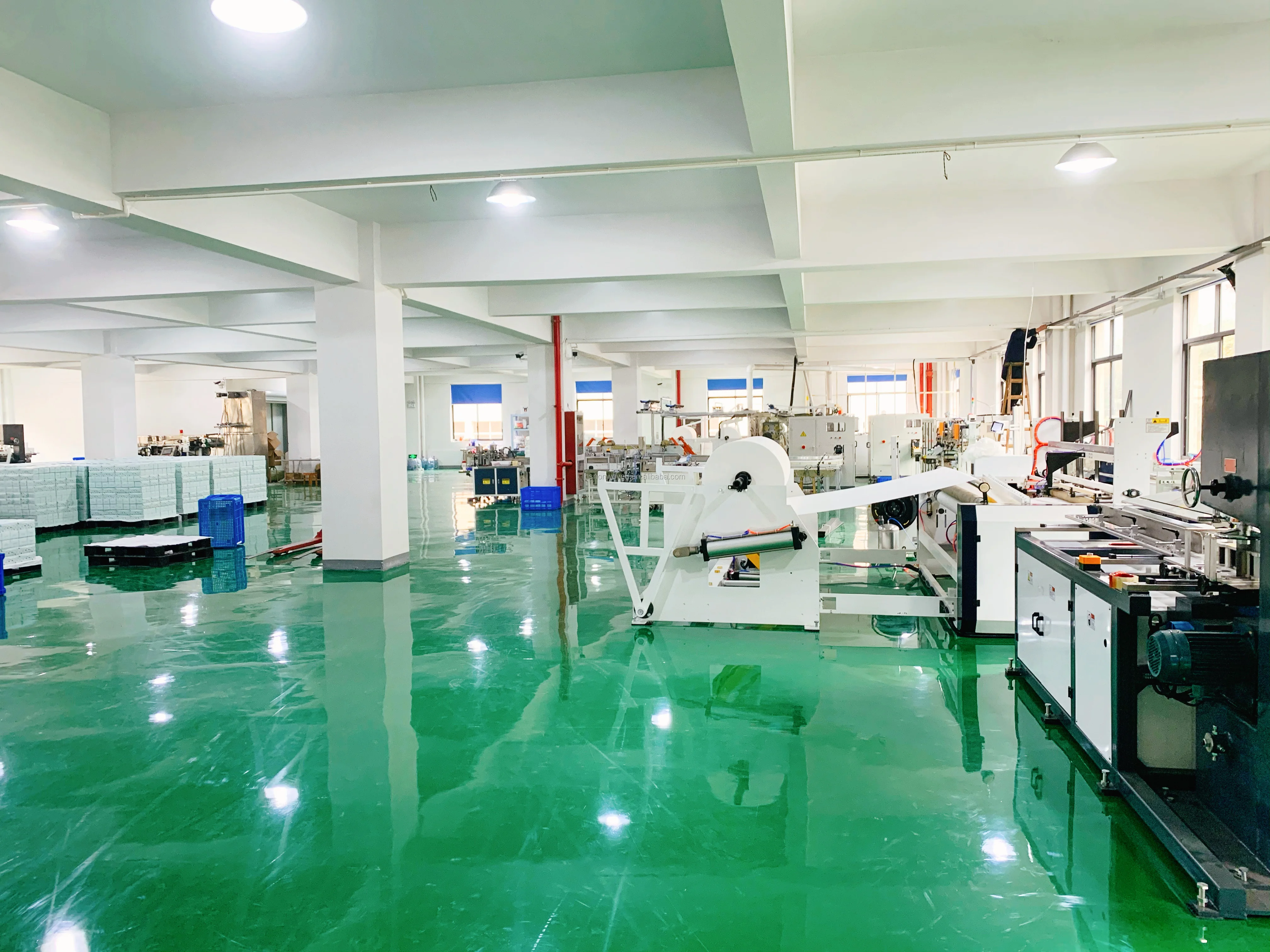 Factory Absorbent Cotton Baby Diaper Parallel Spunbond Spunlace Nonwoven Fabric Roll for Wet Wipes