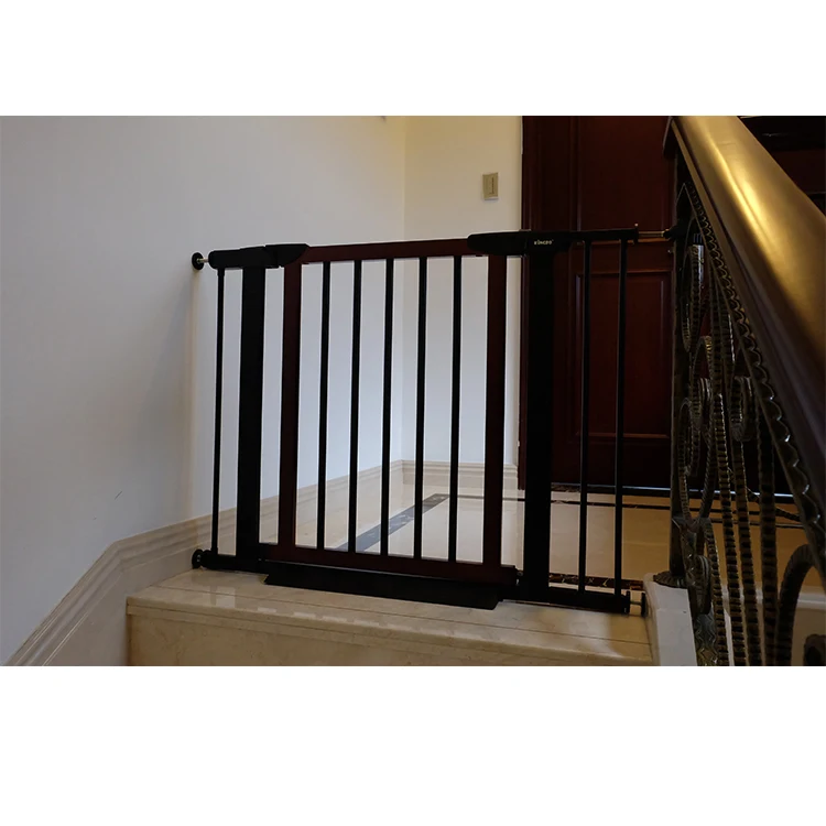 One-handed use door stair baby gates safe wooden security gate protective lock baby door stopper