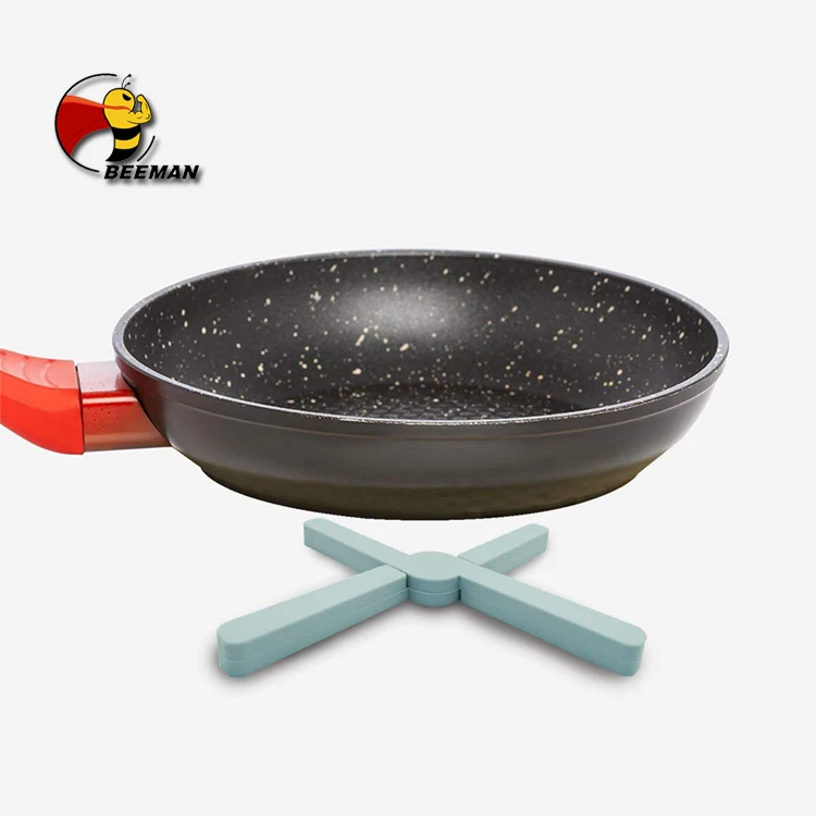 X Shape Creative Folding Insulation Pad Household Kitchen Pot Cups and Dishes Heat Resistant Silicone Antiskid Dining Table Mat