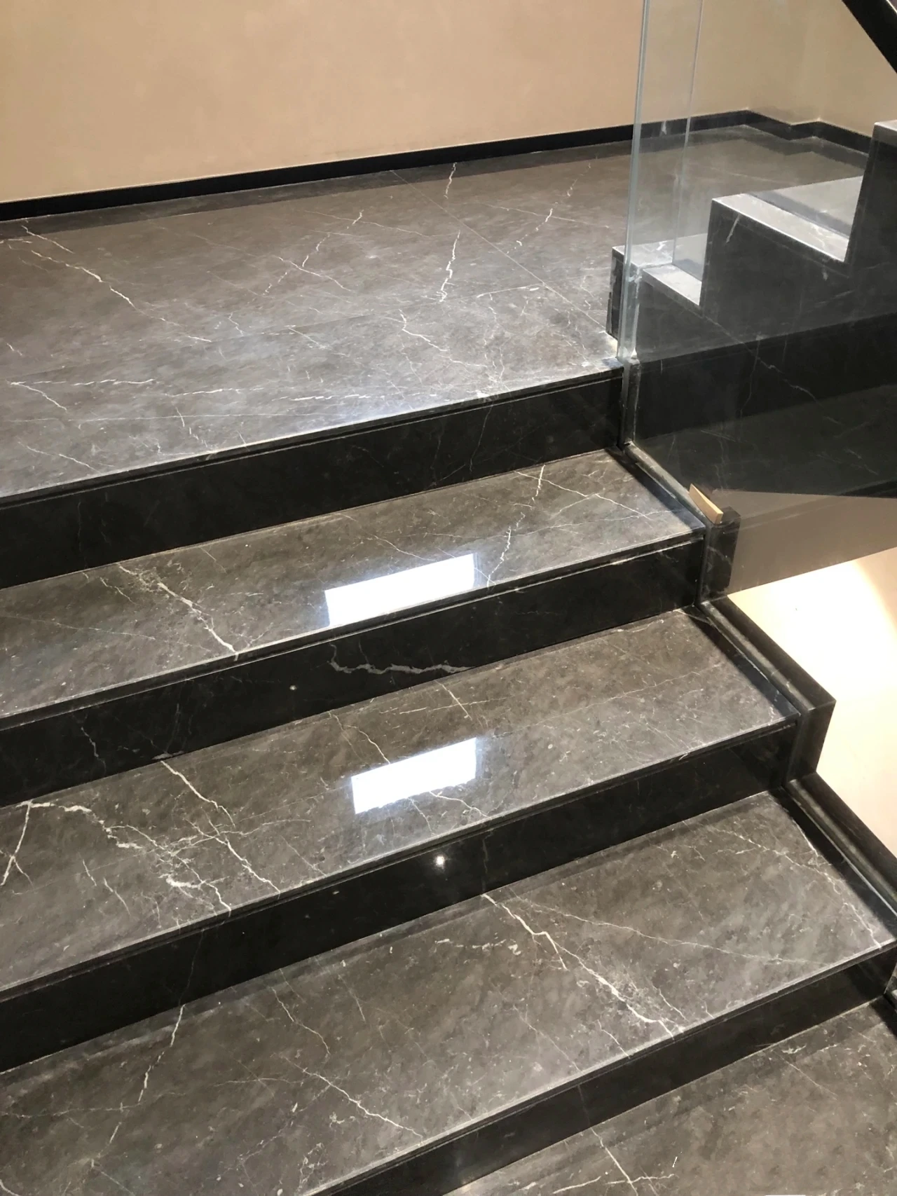 Grey Stone Marble Popular Luxury with White Natural Stone Modern Indoor Villa House Polished Floor Tiles Stairs Steps
