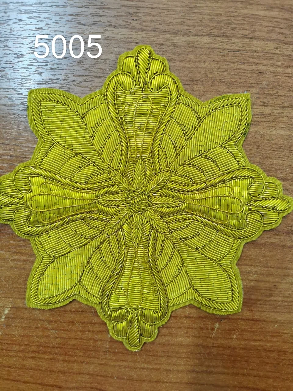 Оптовая продажа вышитые значки ручной работы из прочной ткани качественные дизайнерские аксессуары для униформы