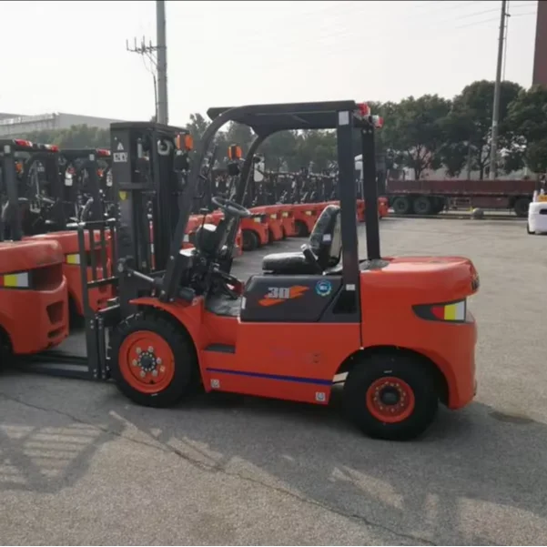 Lonking 4t LG30 (35) -D5 High Quality LPG/ Electric Small Forklift Truck Cost