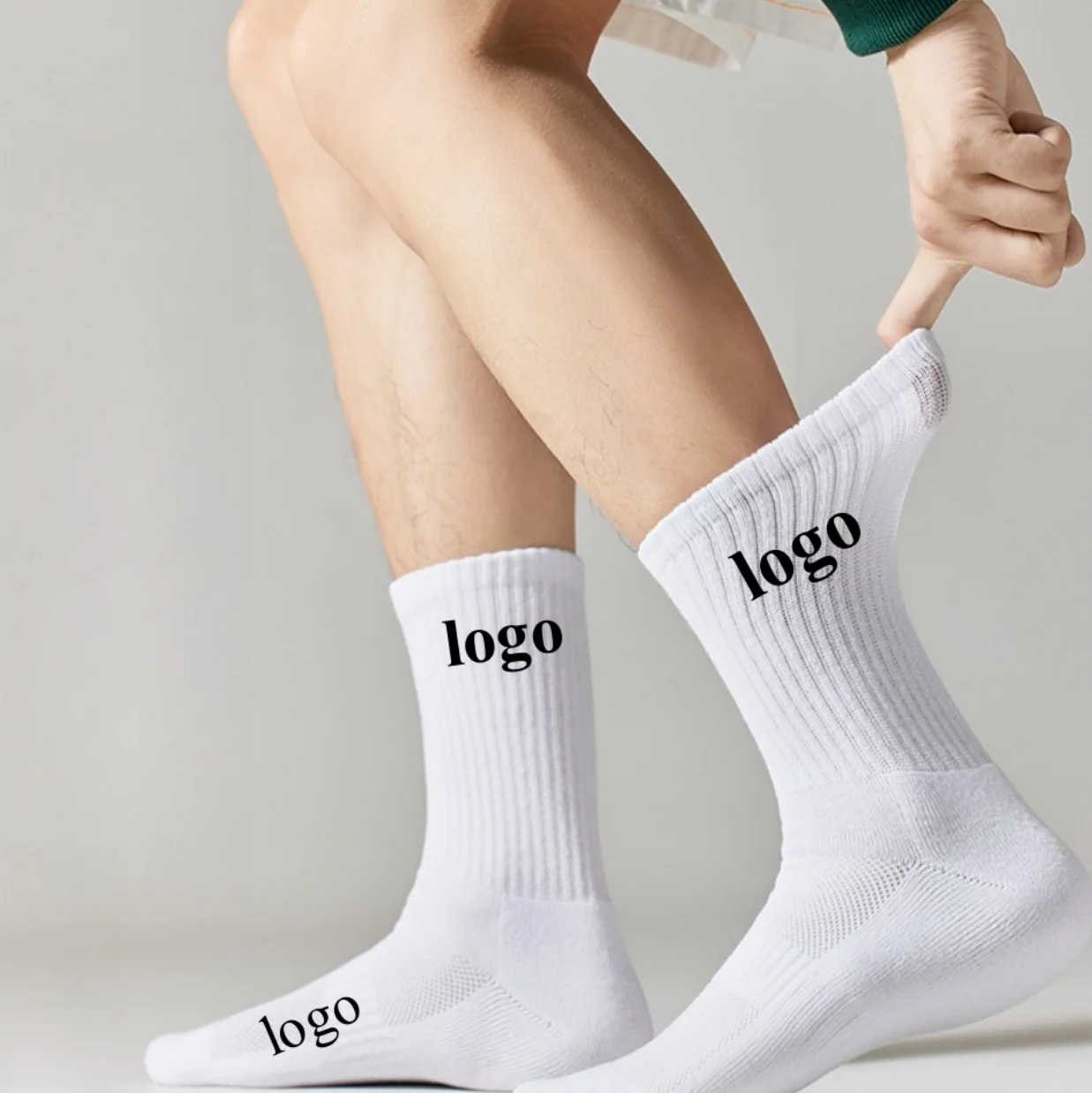 custom logo print Jacquard Logo high quality soft comfortable cotton men crew sports socks
