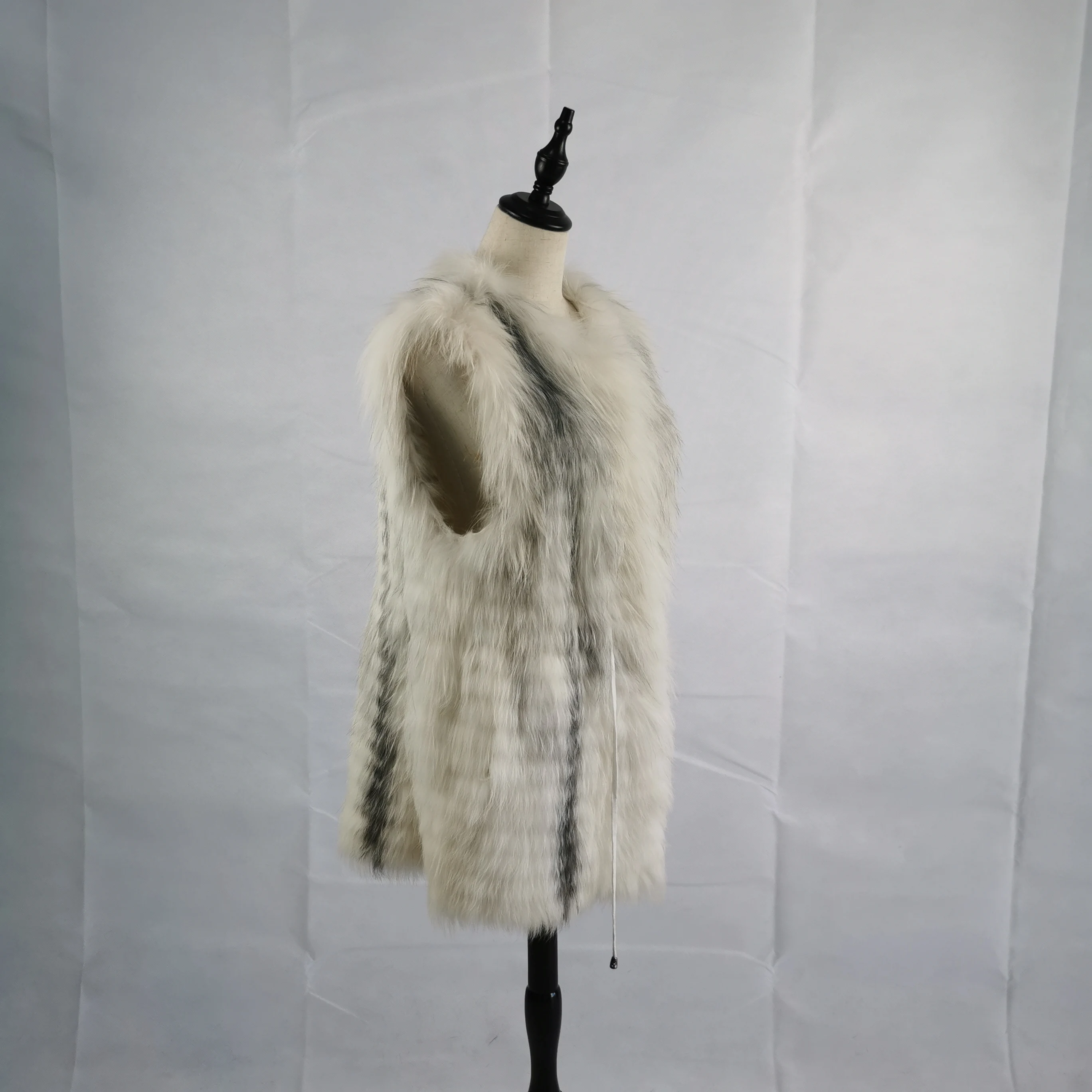 
2019 Custom And Wholesale Fashion High Quality Long Fox Fur Vest 