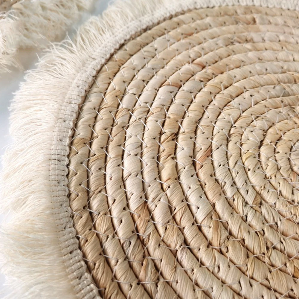 Modern simple straw woven placemat corn husk woven mat fringed edge thickened insulated placemat small cup cushion table mat