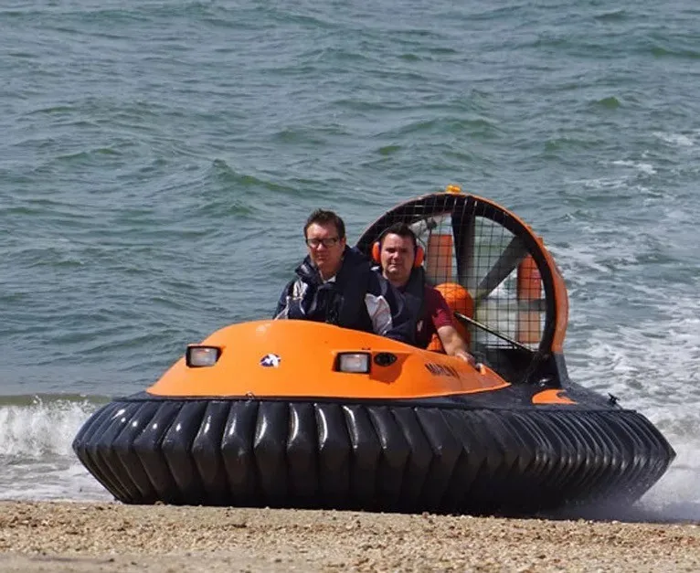 Лидер продаж скоростная лодка hovercraft 12 В 10 а/ч грузоподъемность 350 кг 3 пассажира длина 430 см 25 ховеркрафт
