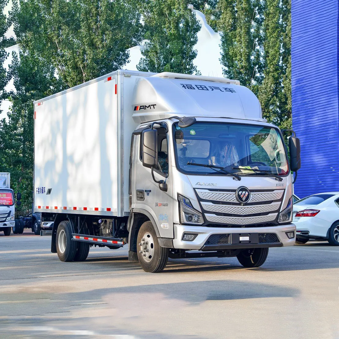 China product factory price foton 6ton refrigerated truck for sale