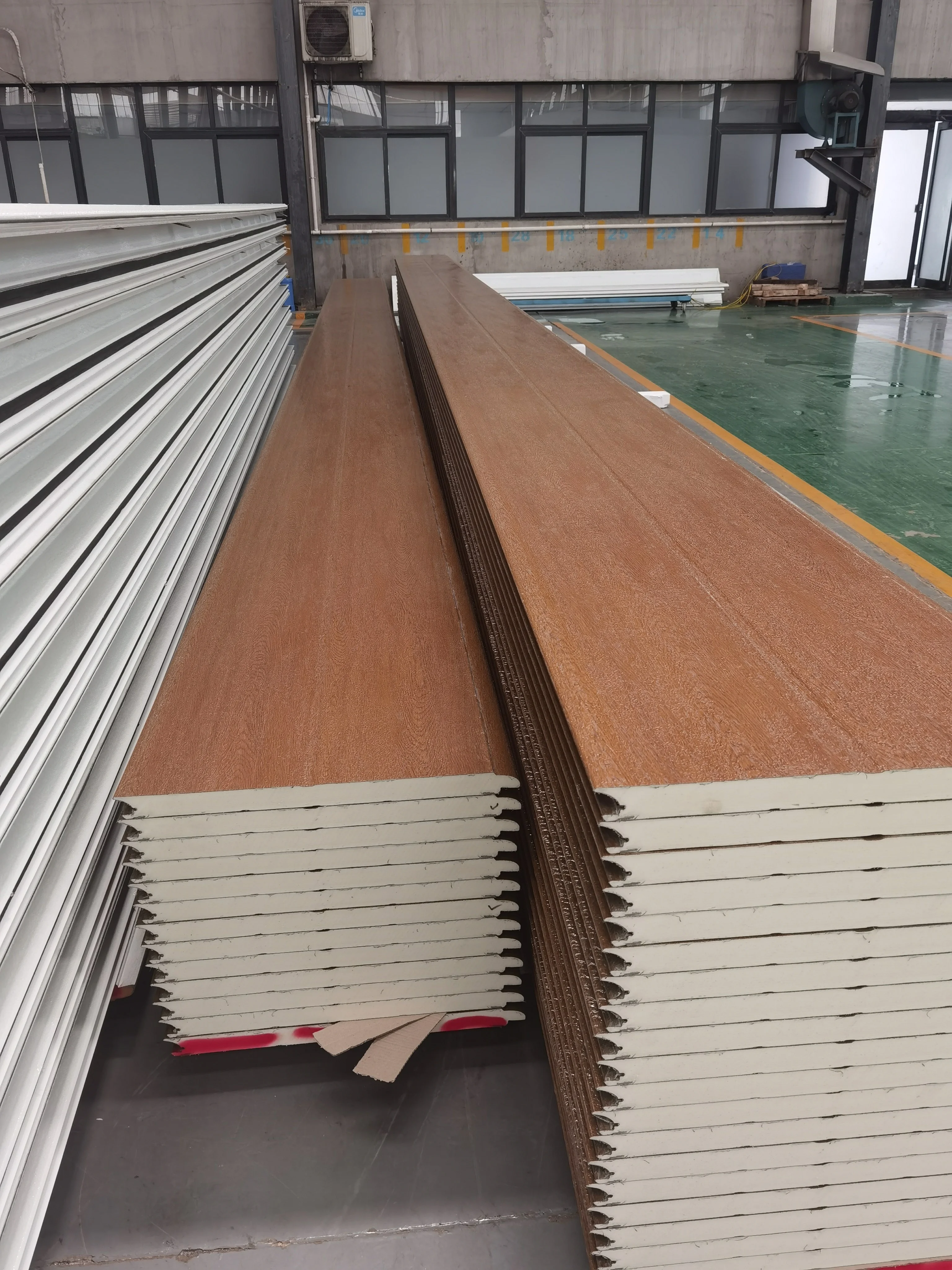 Residential Garage Door Panels Supplier and Sectional Garage Door Panels Supplier  in China