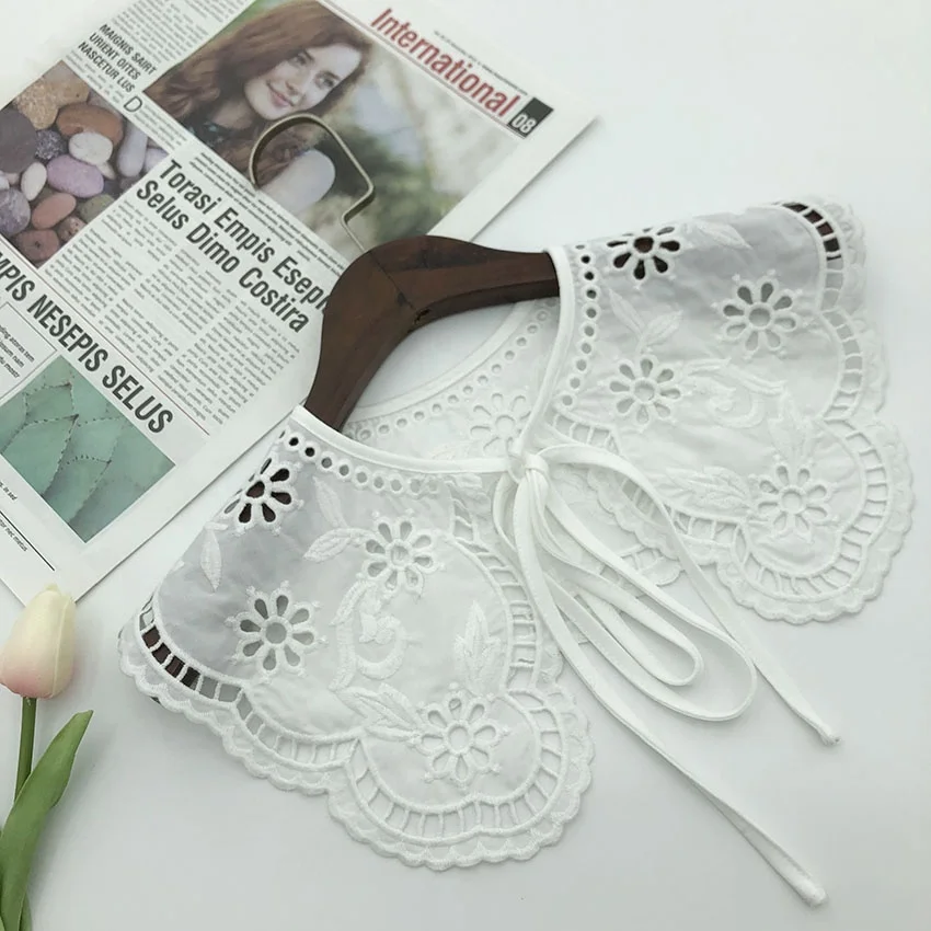 Factory Direct Spot Supply Of Water-soluble Lace Wisps Of Flowers Around Detachable Collar