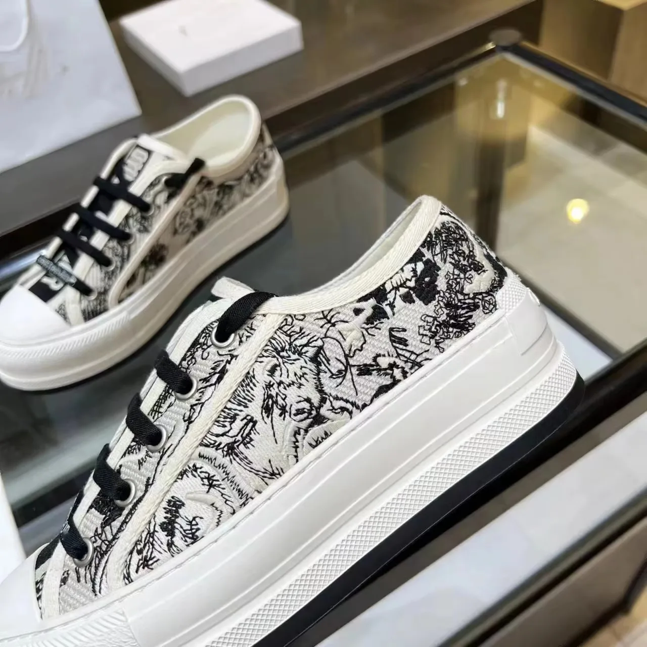 New style embroidery Cricket women chunky Walking style Sneakers Brand casual shoes for men