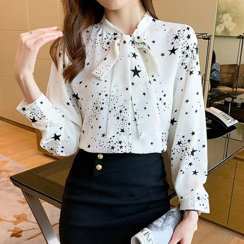 Женская рубашка с принтом в виде звезд