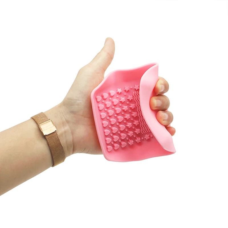 New design portable beauty cleaning tool makeup brush cleaning pad silicone makeup cleaner with hanger reusable