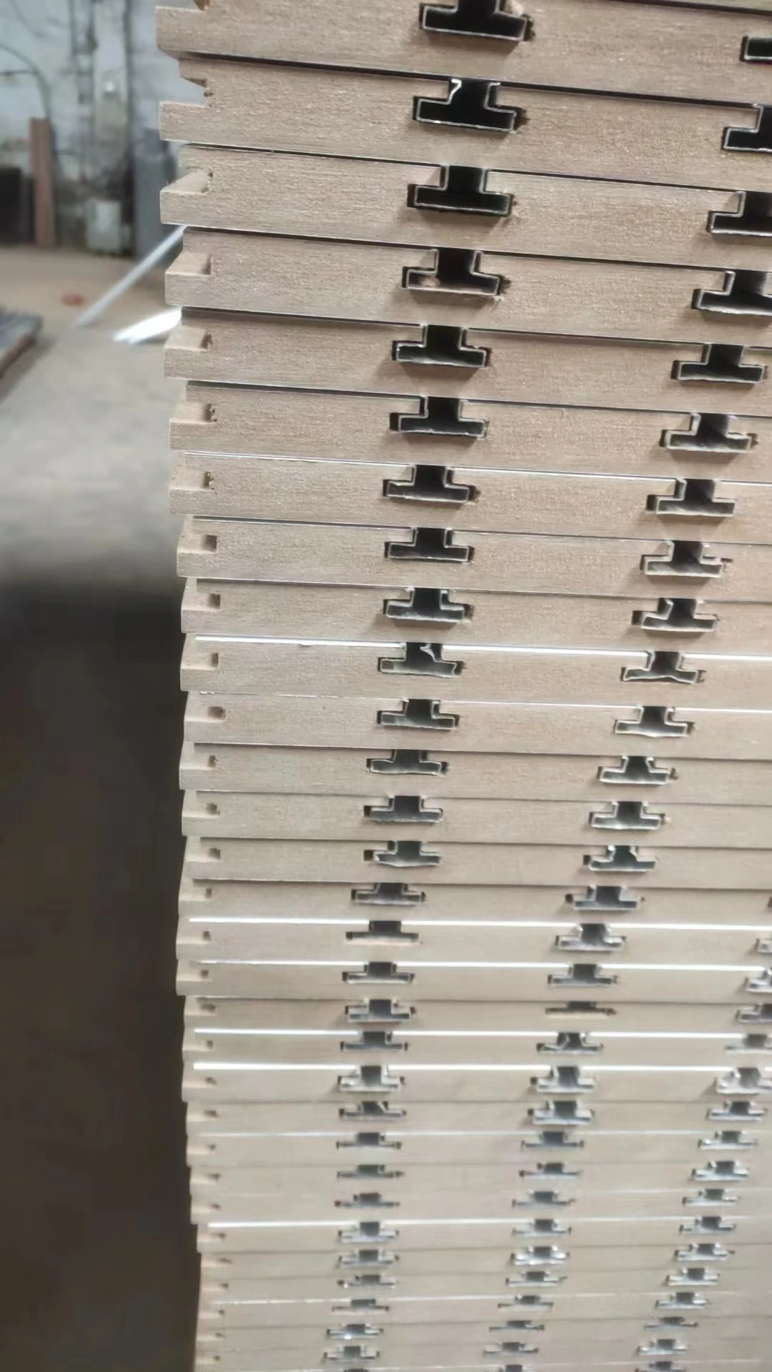 Cabinet grade plywood slotted wood veneer mdf board 18mm