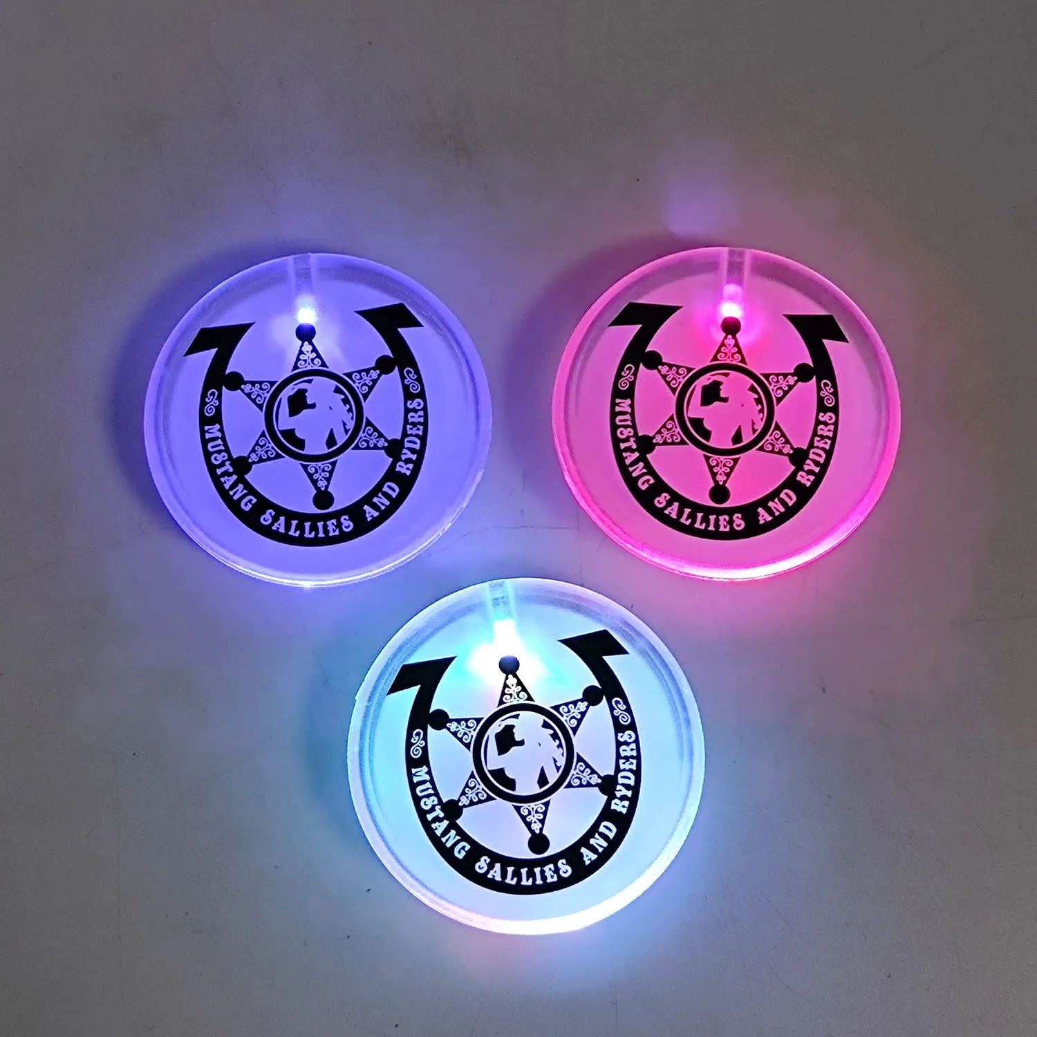 LINLIGIFTS Custom Led Acrylic Flashing Blank Button Badge Plastic Safety Pin Badge Label Logo Promotional Customization