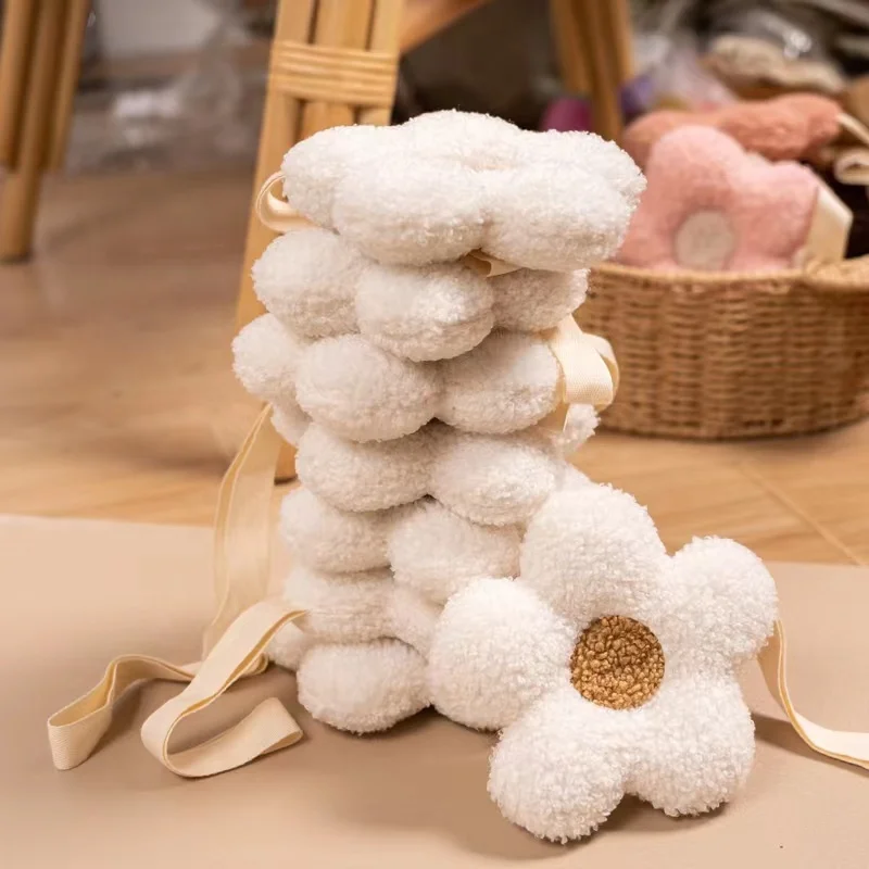 LOW MOQ Customized Fancy Choice Colorful Soft Teddy Boucle Fabric Daisy Flower Pacifier Clip Holder Plush Comforter
