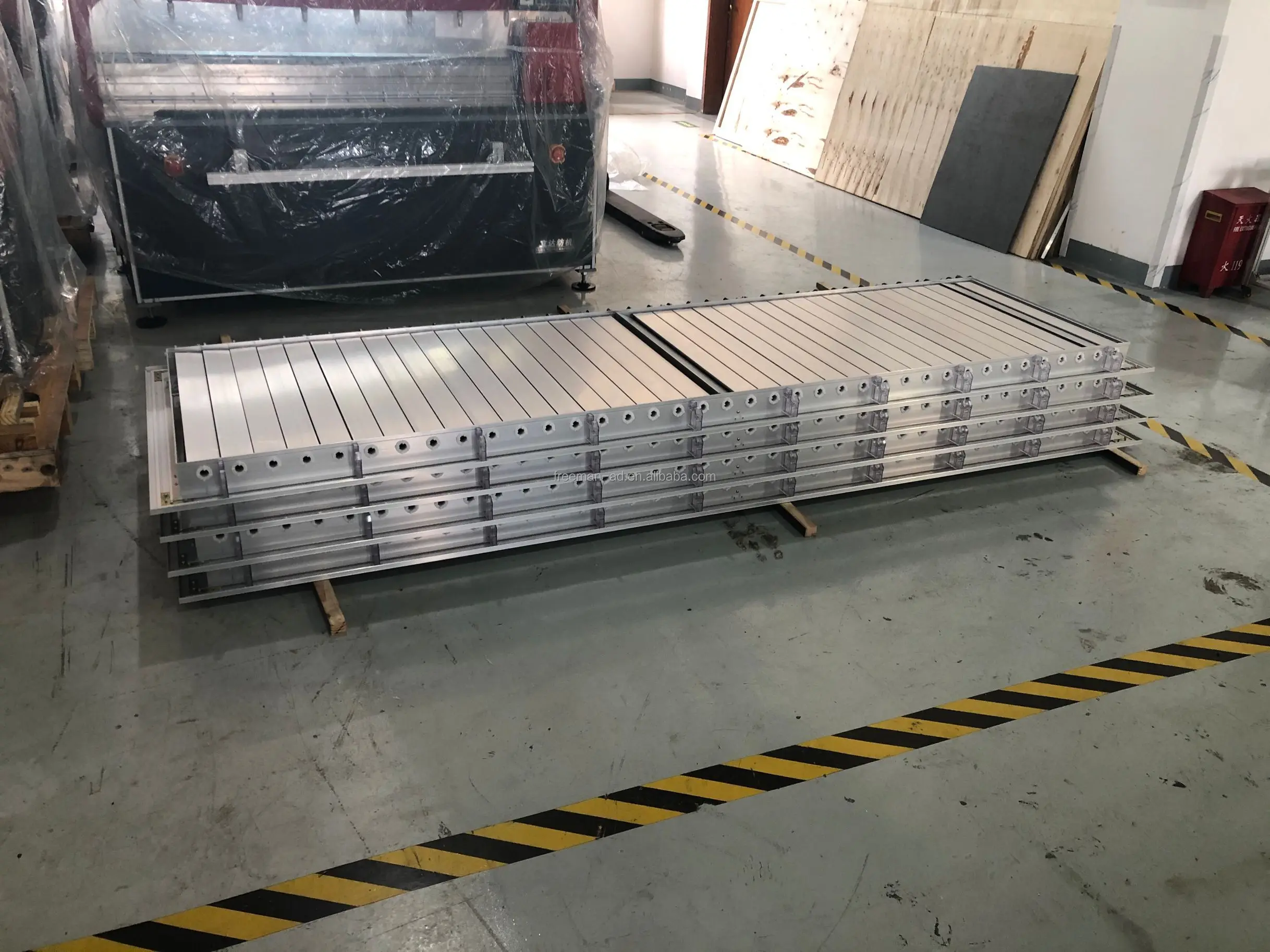 Малый размер может быть настроен красивый эксклюзивный вращающийся билборд trio