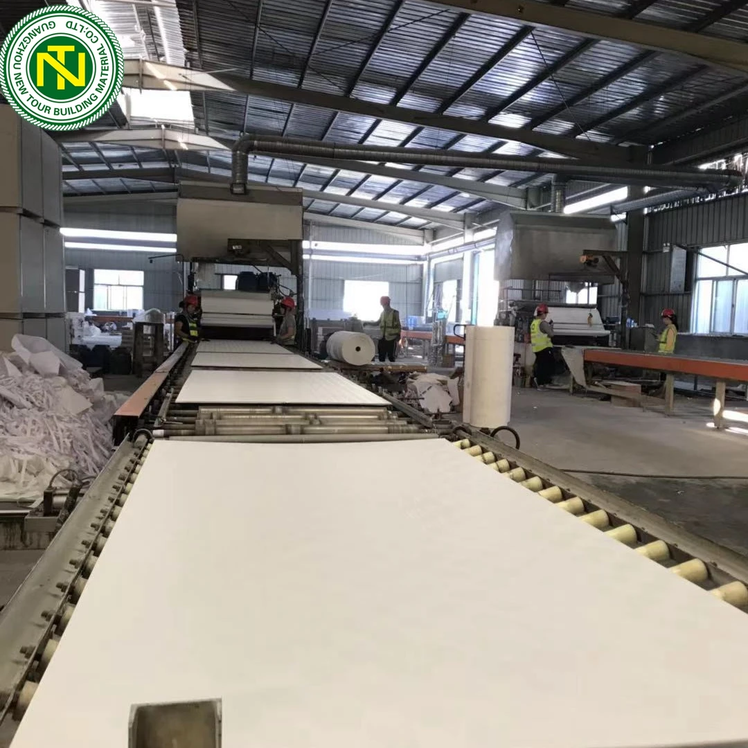 
China factory Good price 7 MM /8 MM/9 MM thick PVC laminated gypsum board ceiling tiles 
