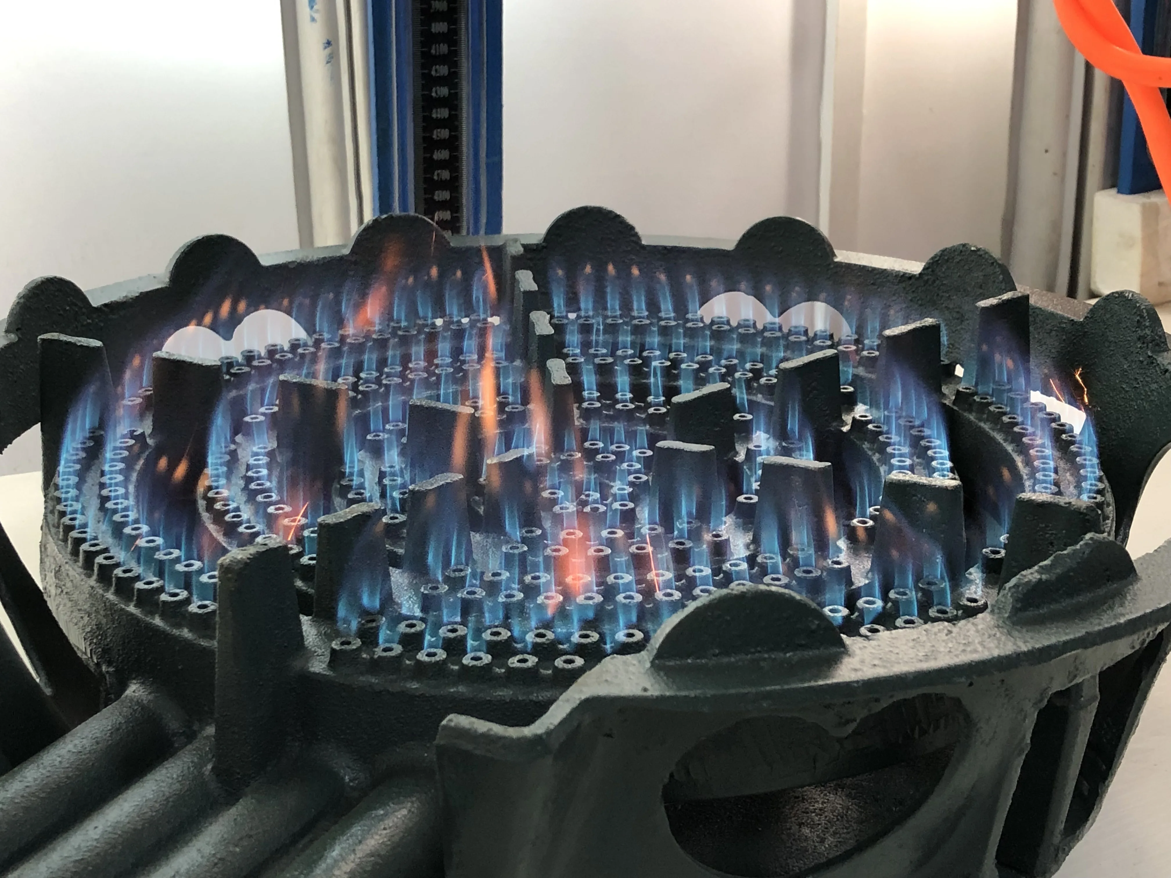 C50(RD-GS099) 15,80 г/16,80 кг, газовая горелка из чугуна с прочным пламенем и 4 кольцами