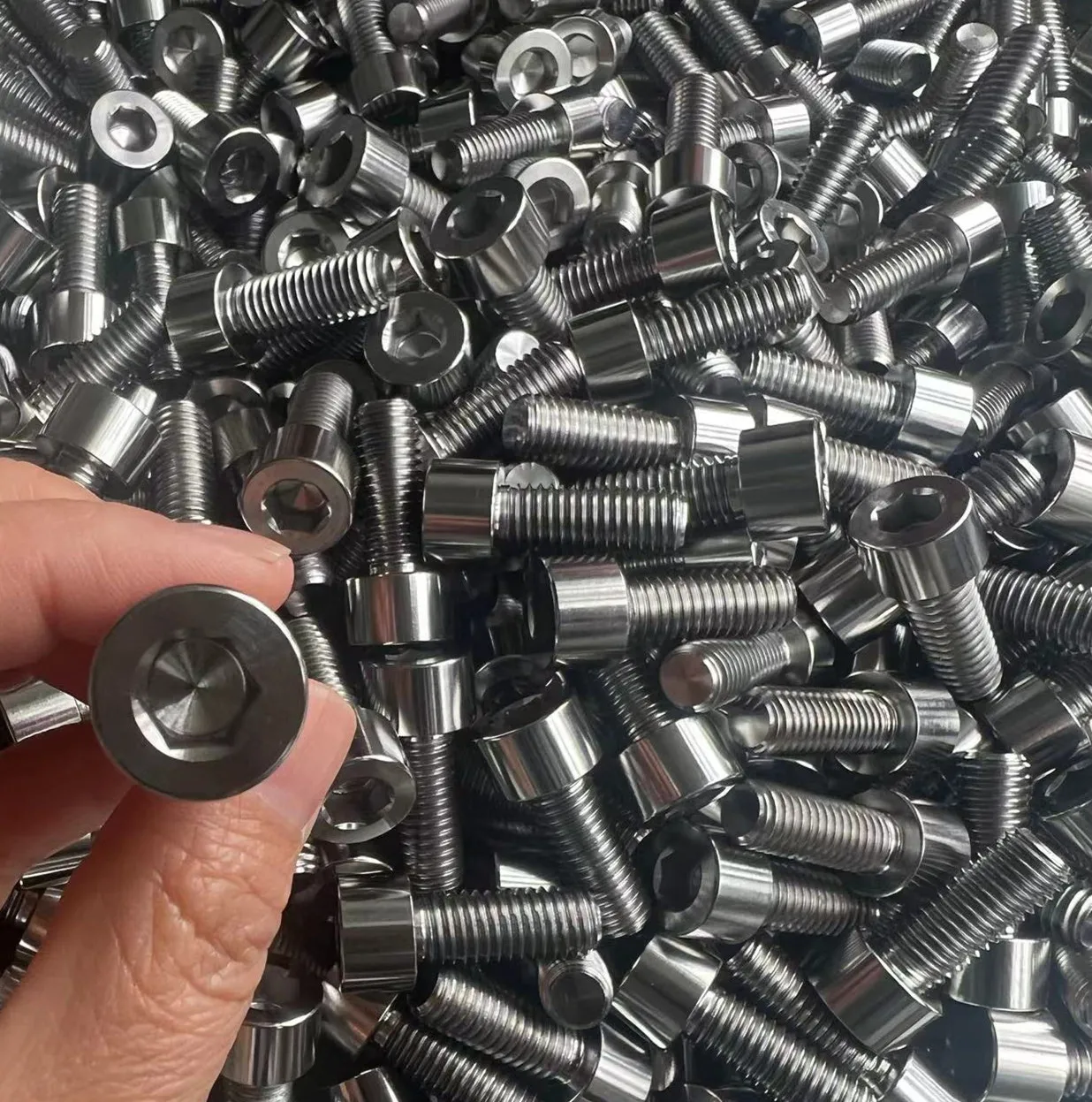 titanium hex socket head  bolt m8x16