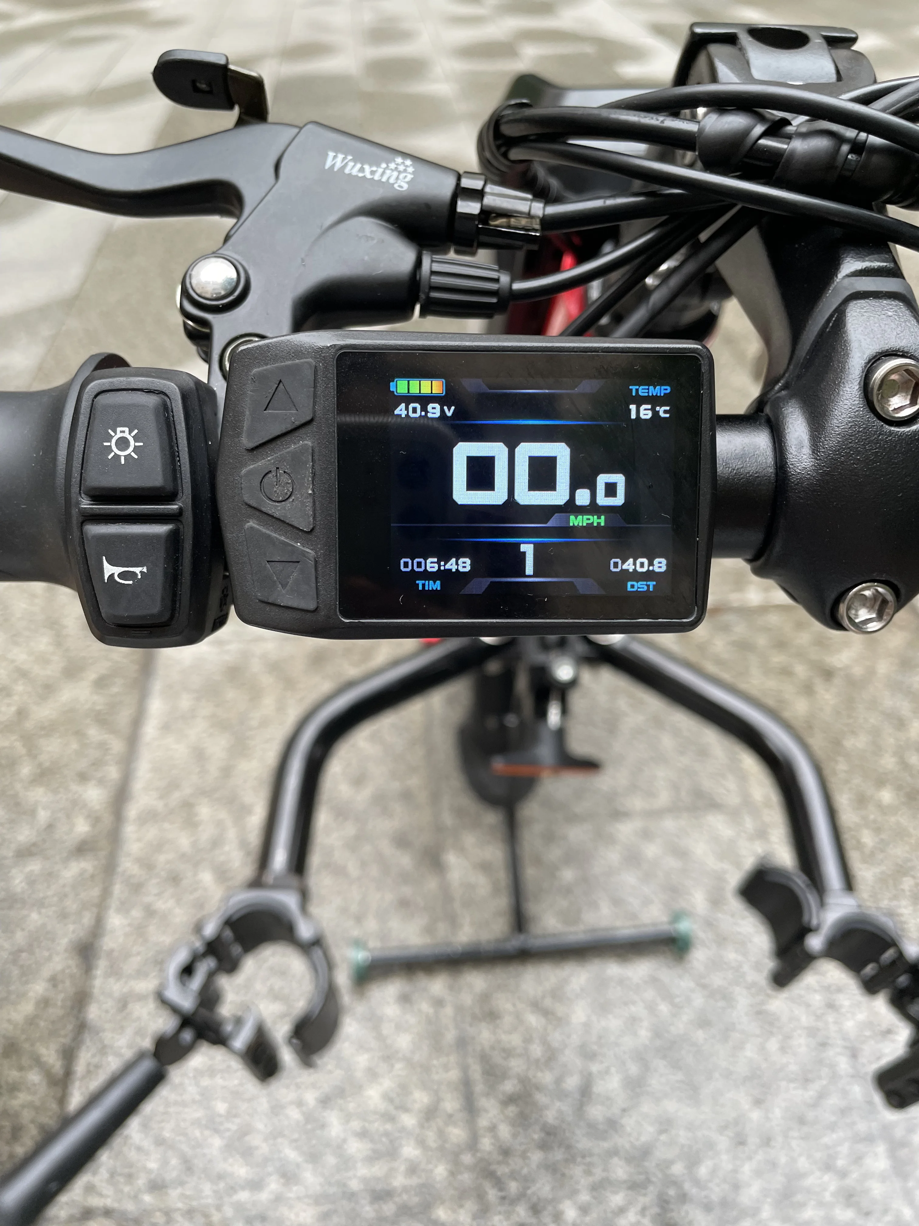 Factory Direct Supply 12 inch durable tyre 36V 500W motor power 12.8/16AH battery Electric Mobility Wheelchair Handcycle