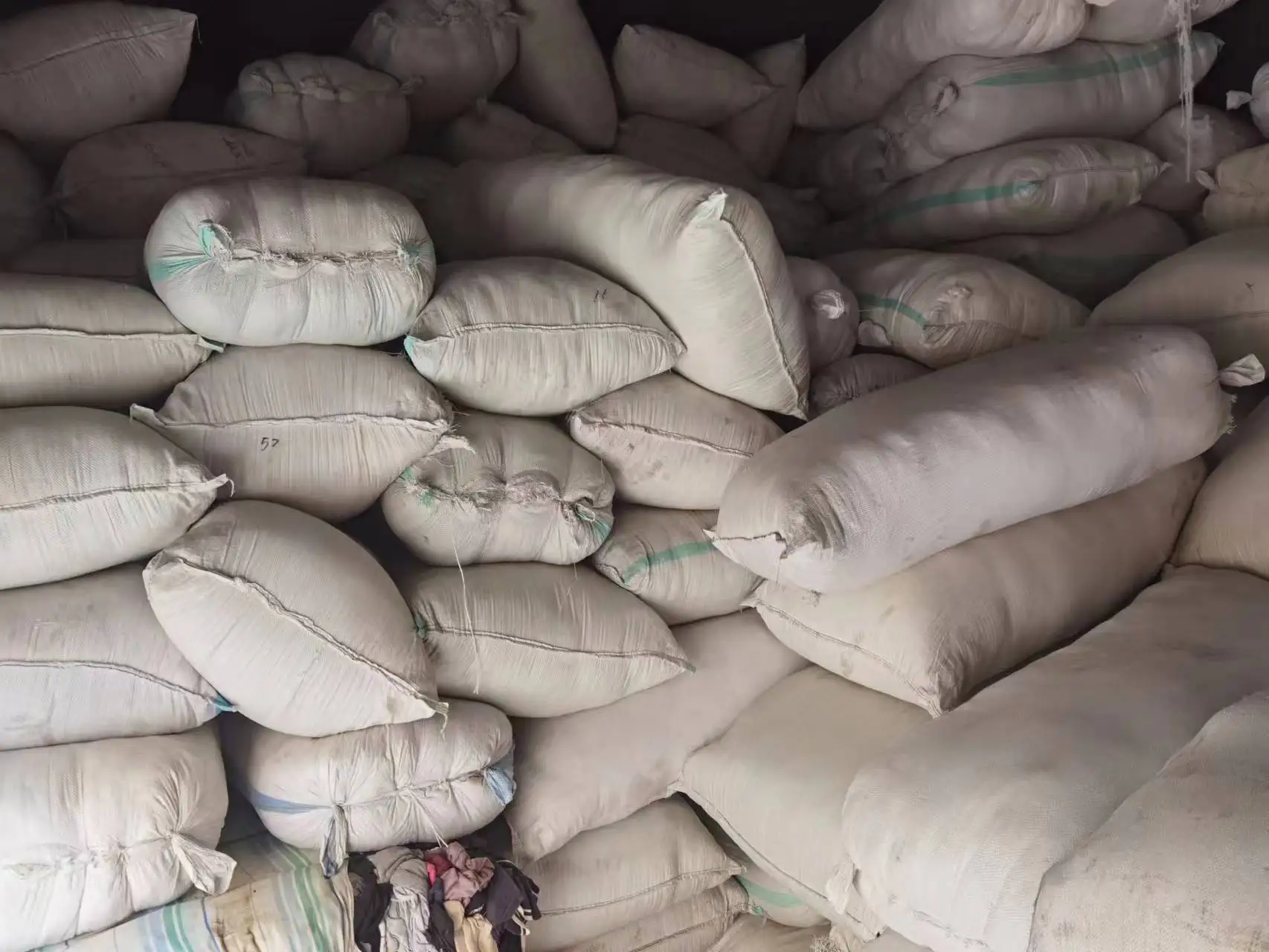 Dismantle Good White Cotton Yarn By Hand