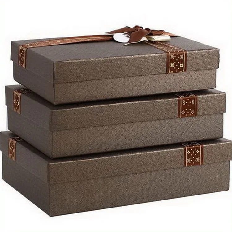 
 Бумажные картонные коробки для шоколада и клубники с золотым логотипом  