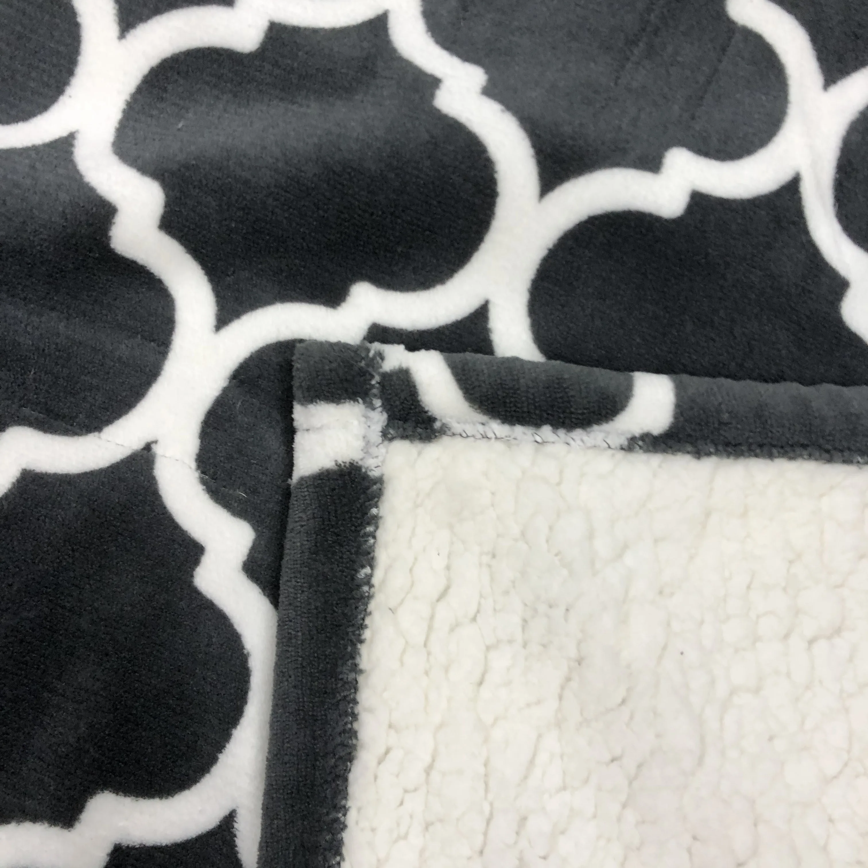 2022 New Trends Soft Flannel and sherpa Fabric High Quality Polyester Soft Warm Luxury Electric Blanket for Winter