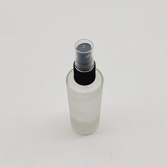 Shan Dong Factory 85Ml  FROSTED L GLASS PERFUME BOTTLE WITH PLASTIC PUMP SPRAYER