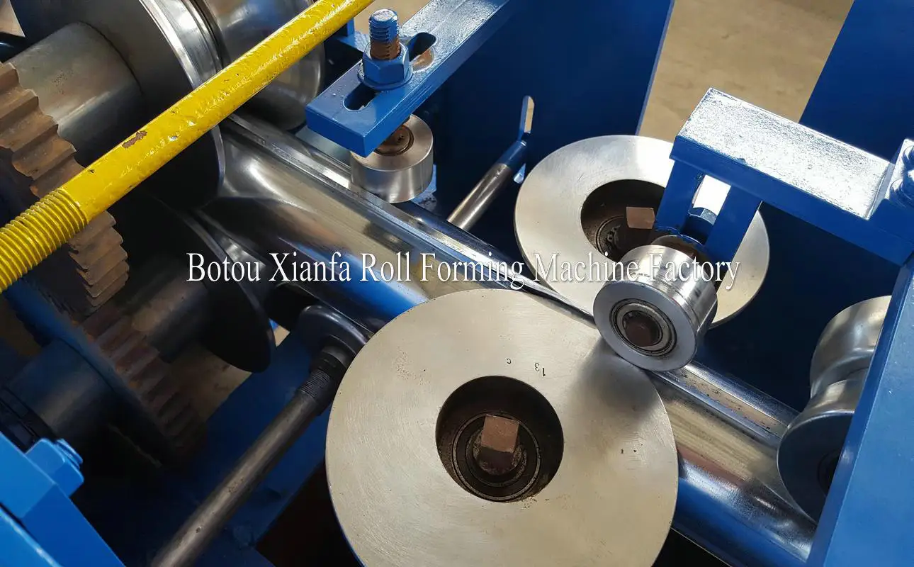 Round downspout roll forming machine Flying Saw