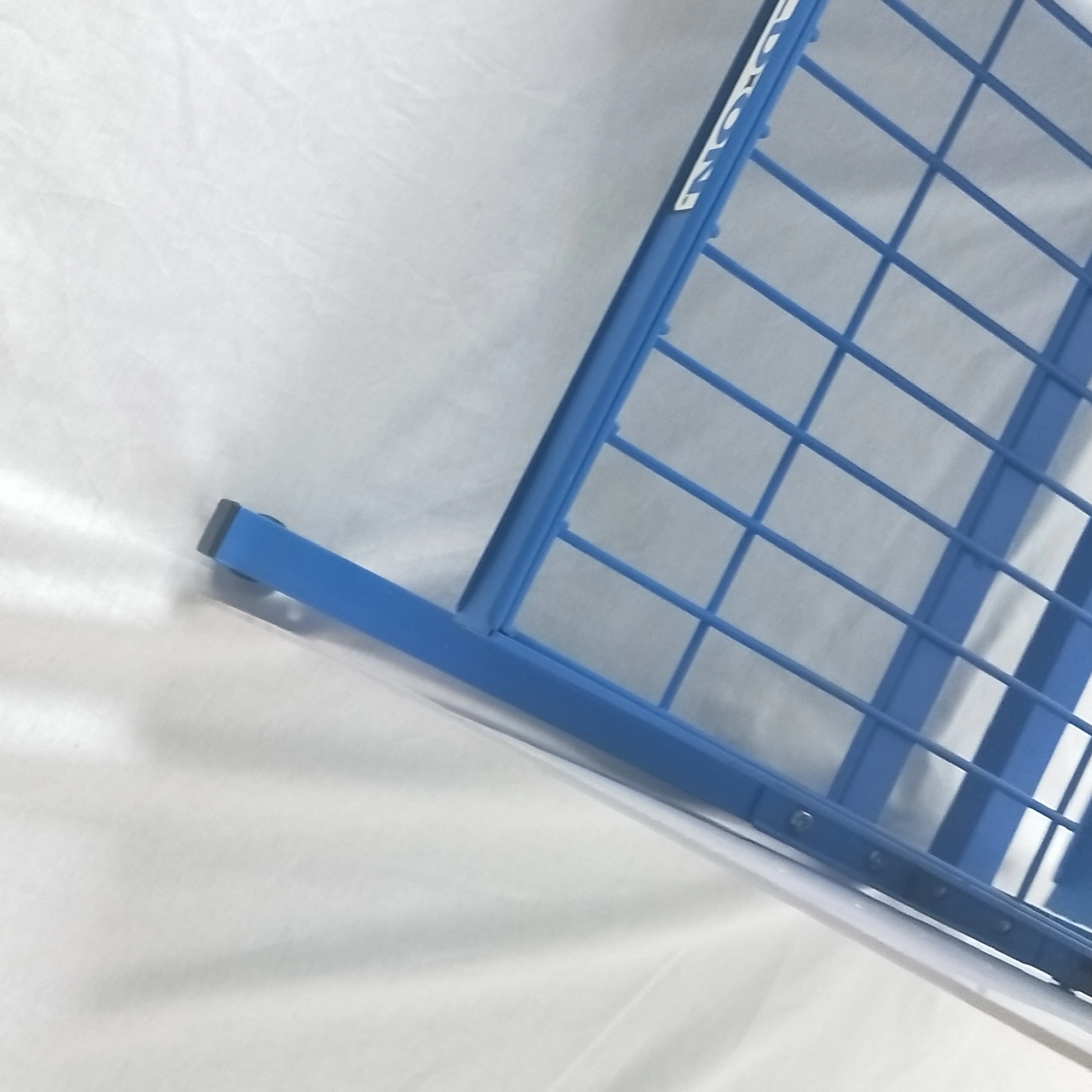 Supermarket lubricating lube cook motor mobil  lubricant engine essenti body rack floor wire spray paint metal display stand