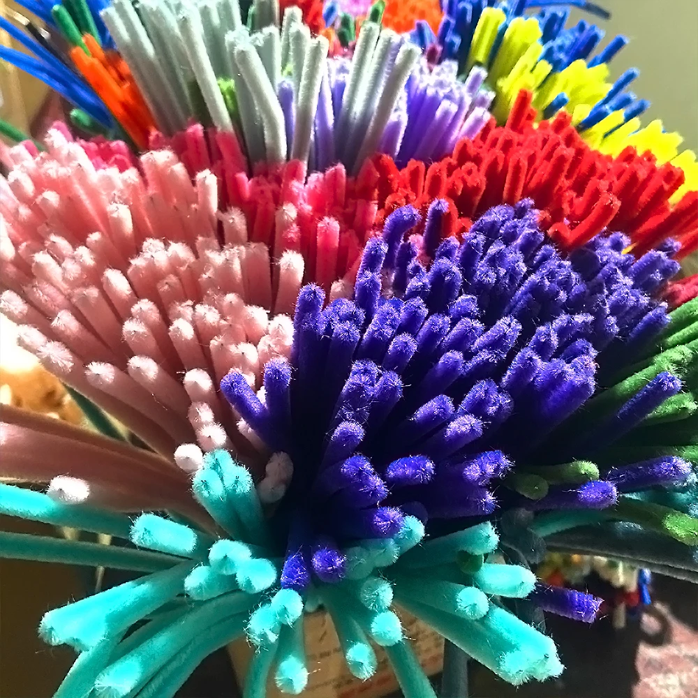 customized high quality colorful pipe cleaners 450pcs fluffy chunky craft pipe cleaners pink yellow DIY cartoon chenille stem