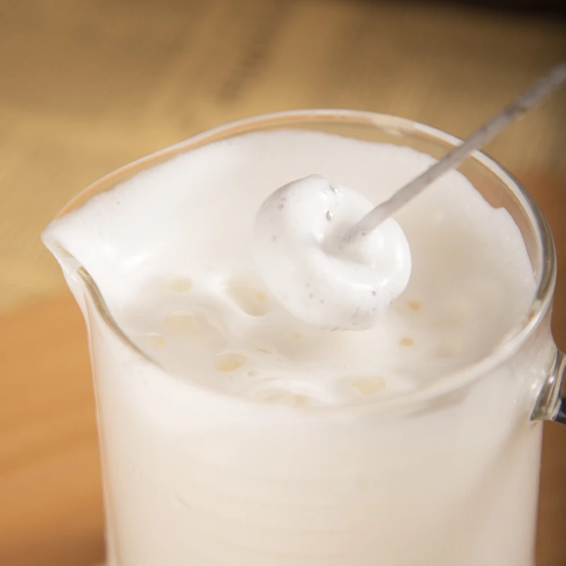 Custom White Rechargeable Milk Frother coffee mixer handheld Automatic Electric Milk Frother