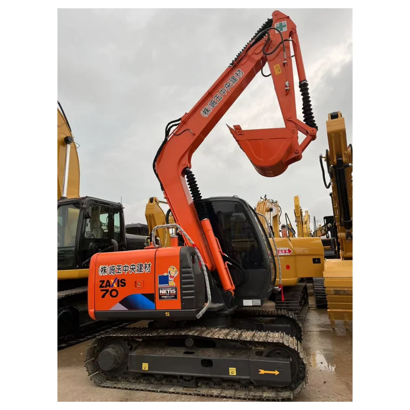 Used Hitachi ZX70 Mini Excavator ZAXIS 70 Secondhand Cheap 7 tons Japan Tracked Close Cabin Excavator for Sale ZX55 ZX60 ZX75US