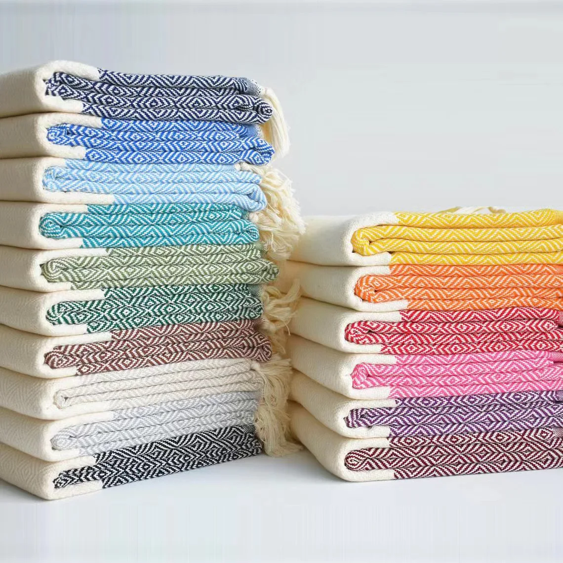 Wholesale Lightweight Large Oversized Turkish Towels Quick Dry Cotton Beach Towels for Travel Sand-Free with Custom Logo Pattern