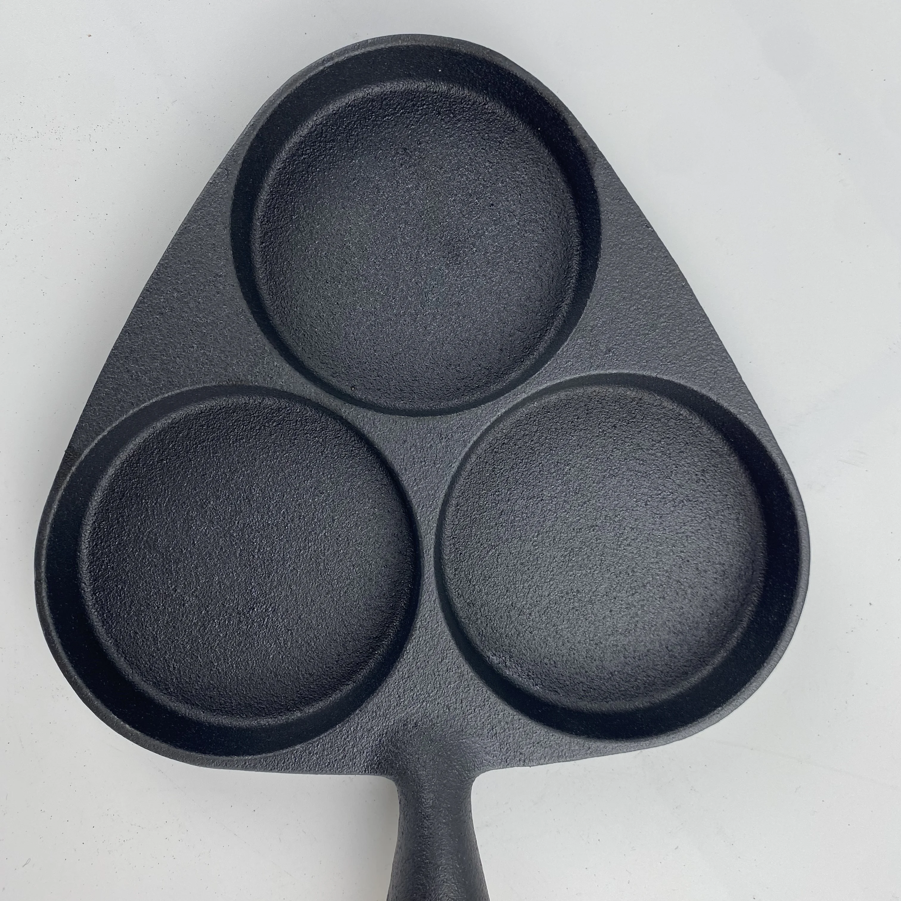 Skillet Pre Seasoned Stove Oven Fry Pans Cookware Set 3 holes Cast Iron Mini Space Black  Duty Gifts Box