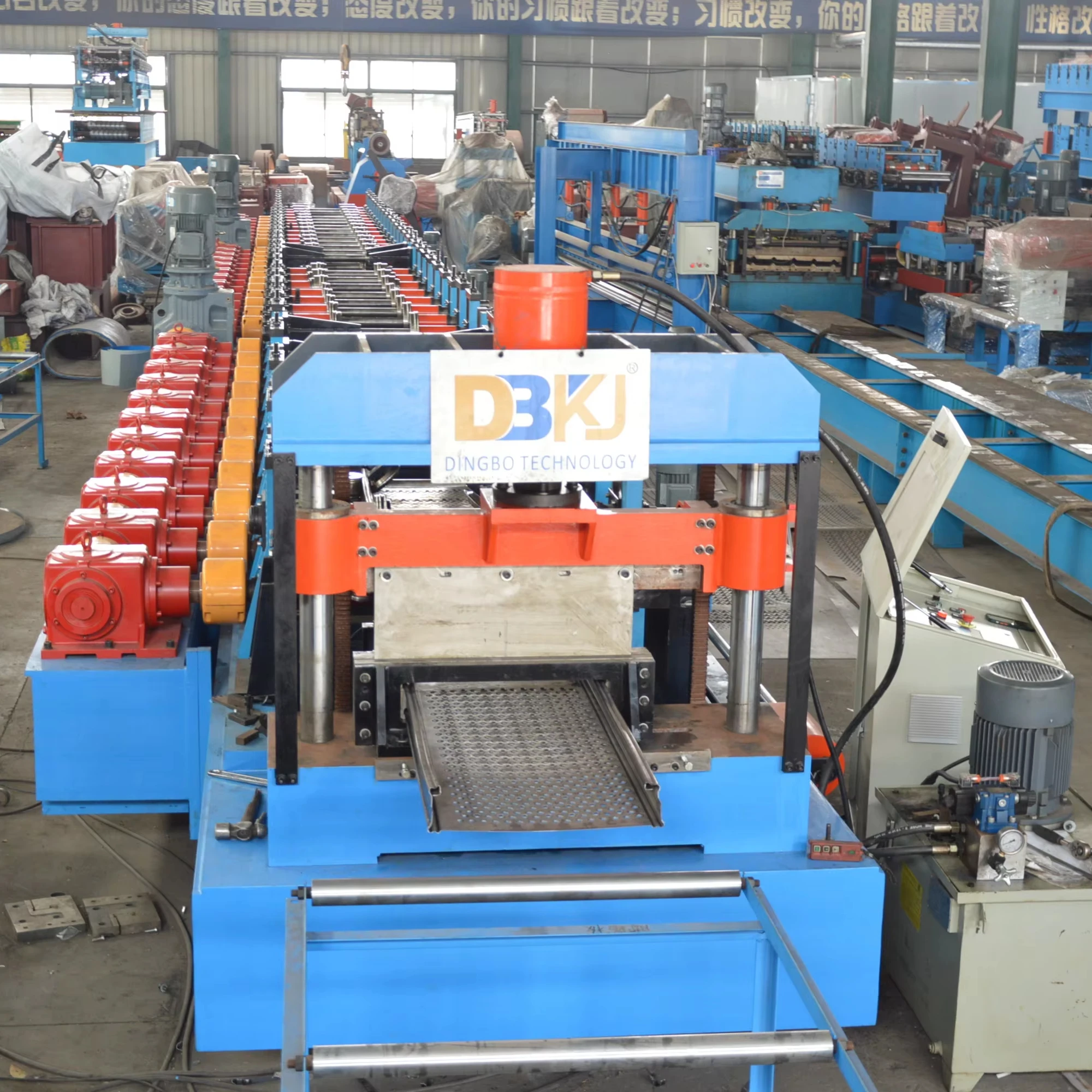 High quality Automatic Scaffolding Plank Roll Forming Machine With full perforation