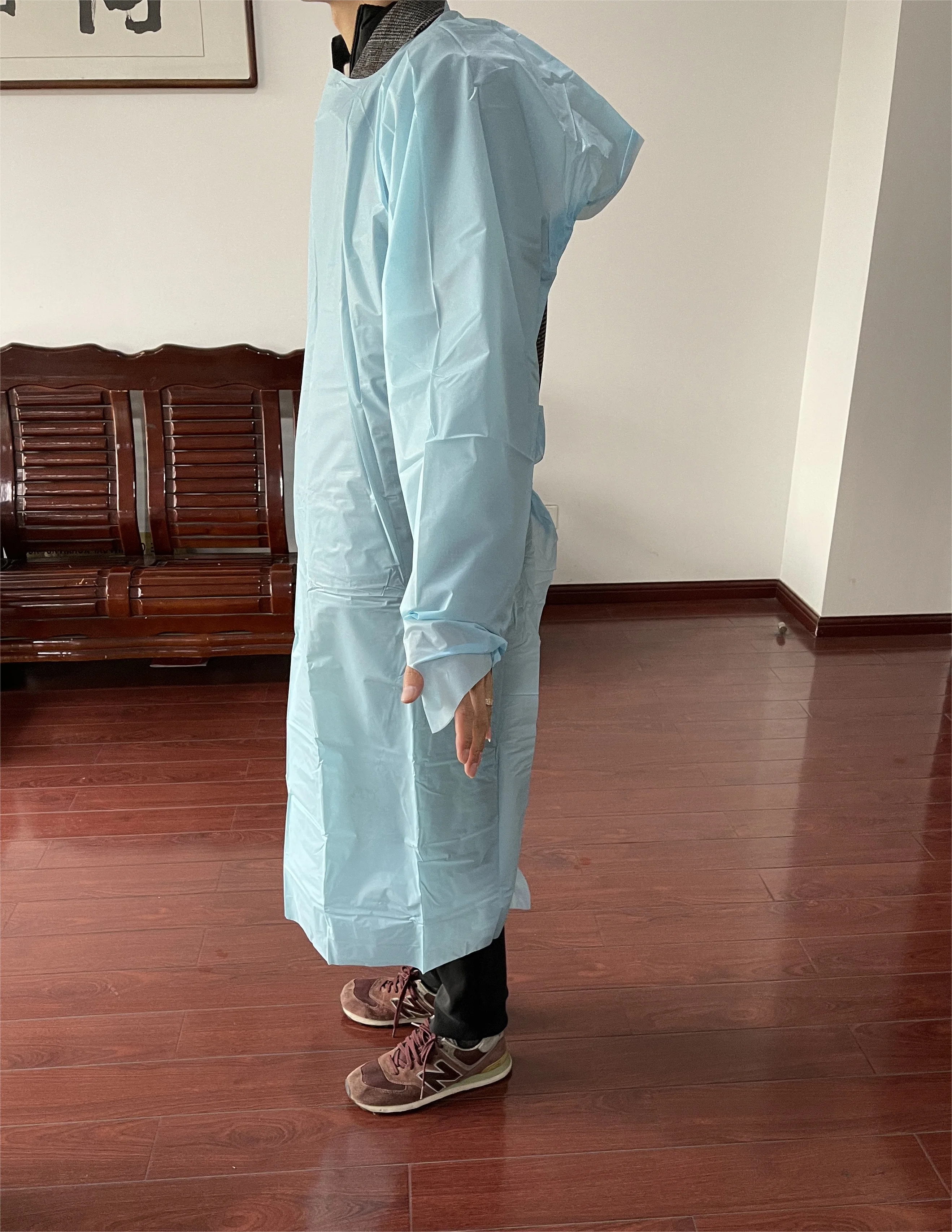Factory Sale Various Widely Used Plastic Nursing Gown Protective Disposable Visiting Gown