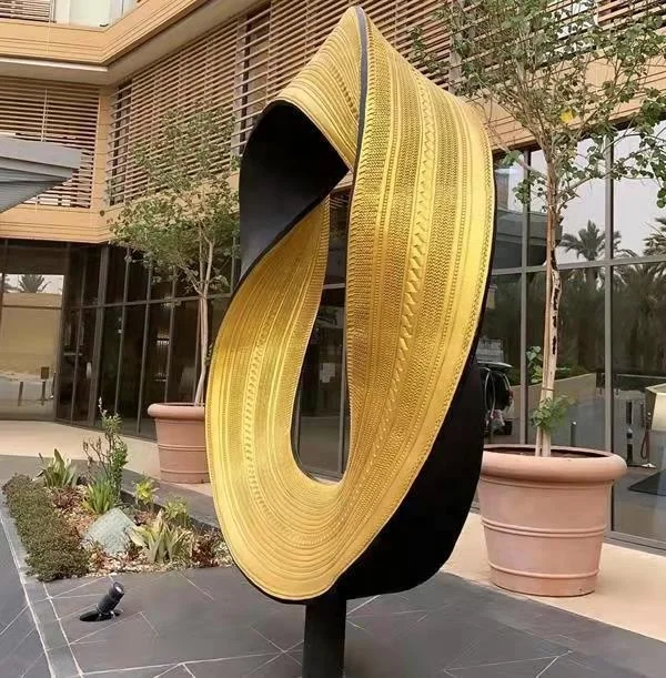 Customized modern artificial life size statue arabia famous character prince cloth inspiration decor art bronze sculpture