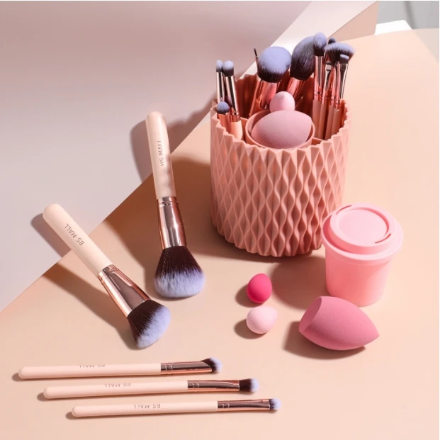 Hot selling storage bucket 18 pieces pink large makeup brush set  pink makeup brushes with the rotating bucket