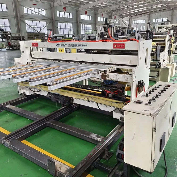 Used Low price new plastic vacuum forming machine to make disposable plates/foam dishes/food container